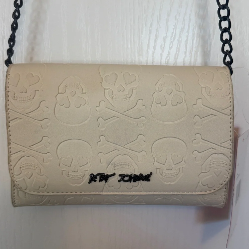 Betsey Johnson Faux Leather Skull and Crossbones Crossbody Bag Purse
